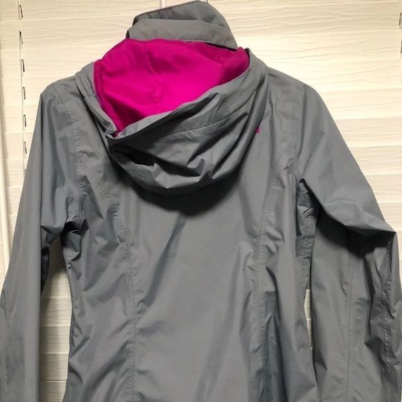The North face Rain Jacket - Picture 2 of 3